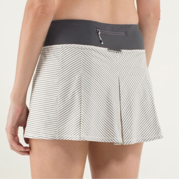 Lululemon Gray Fast Cat Skirt Size 4 VGUC - Picture 5 of 16